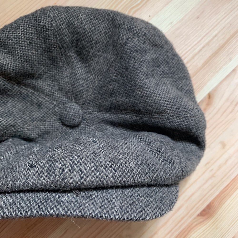 Christy’s of London flat cap.